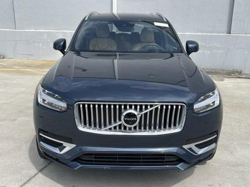 2022 Volvo XC90 T6 Inscription