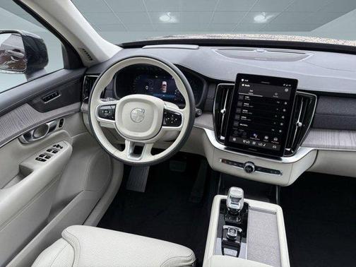 2026 Volvo XC90 B6 Ultra Dark Theme 7-Seater