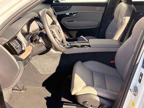 2026 Volvo XC90 B6 Ultra 7-Seater