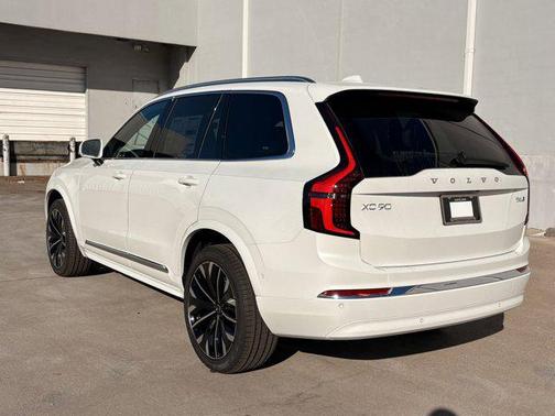 2026 Volvo XC90 B6 Ultra 7-Seater