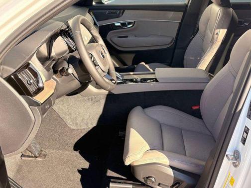 2026 Volvo XC90 B6 Ultra 7-Seater