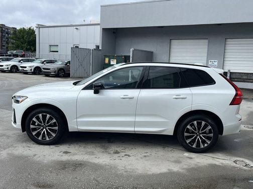 2025 Volvo XC60 B5 Core