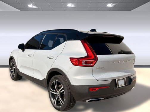 2020 Volvo XC40 T5 R-Design