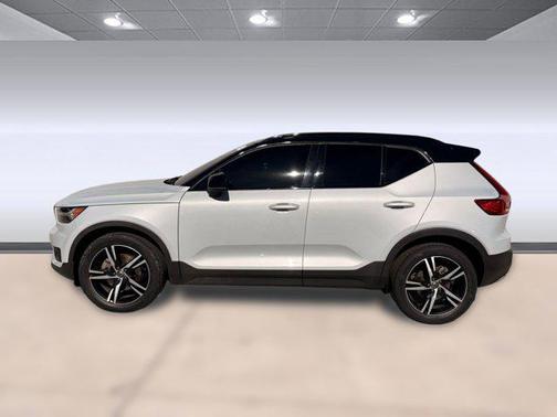 2020 Volvo XC40 T5 R-Design