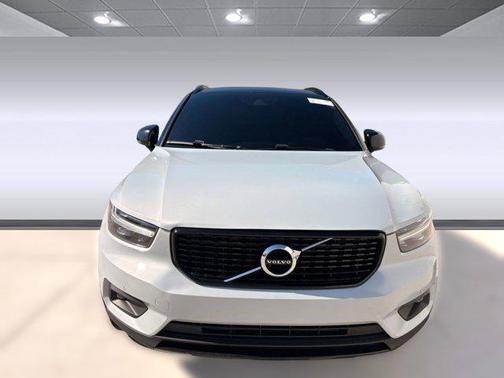 2020 Volvo XC40 T5 R-Design