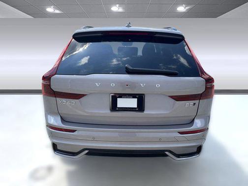 2026 Volvo XC60 B5 Core