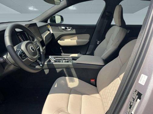 2026 Volvo XC60 B5 Core