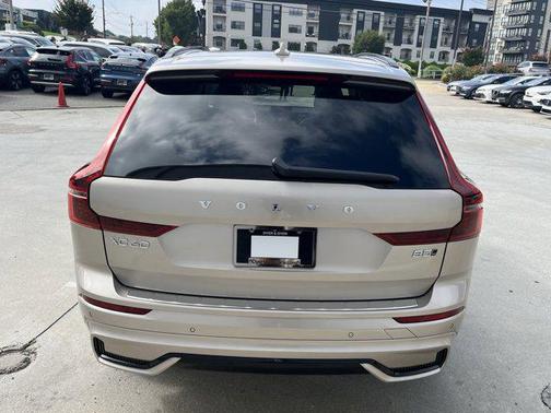 2026 Volvo XC60 B5 Ultra