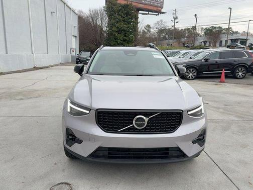 2026 Volvo XC40 Ultra, B5 AWD Gas (mild hybrid), Dark