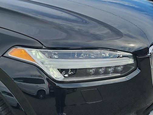 2024 Volvo XC90 Recharge Plug-In Hybrid T8 Plus Bright Theme 7-Seater