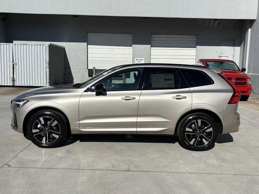 2026 Volvo XC60 B5 Core