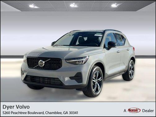 2026 Volvo XC40 Core, B5 AWD Gas (mild hybrid), Dark