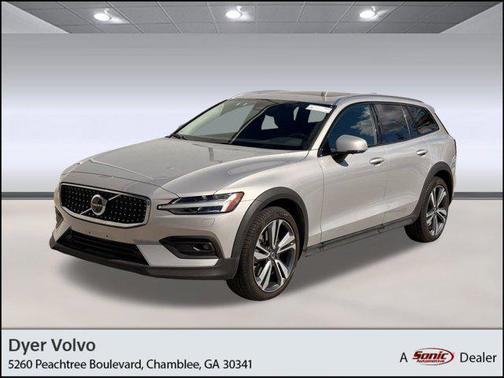 2025 Volvo V60 Cross Country B5 Plus
