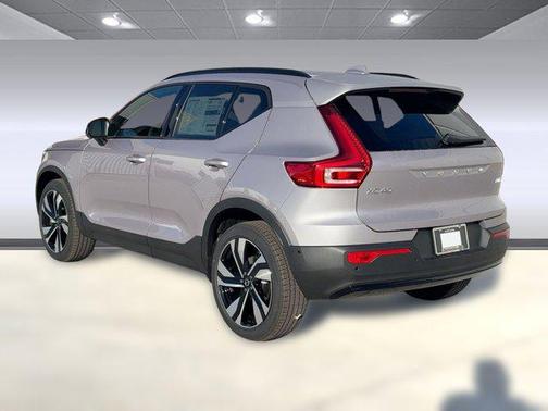 2026 Volvo XC40 B5 Ultra