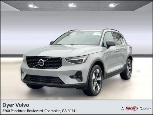 2026 Volvo XC40 Plus, B5 AWD Gas (mild hybrid), Dark