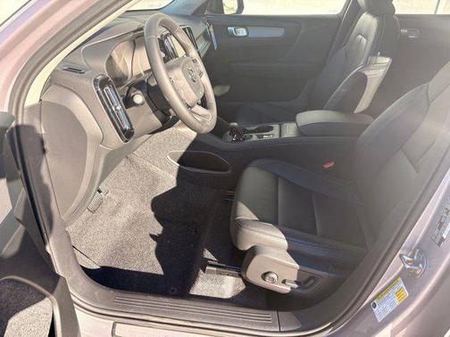 2026 Volvo XC40 B4 Core