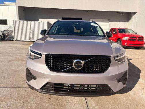 2026 Volvo XC40 B4 Core