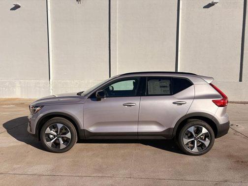 2026 Volvo XC40 B4 Core