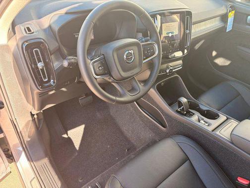 2026 Volvo XC40 B4 Core