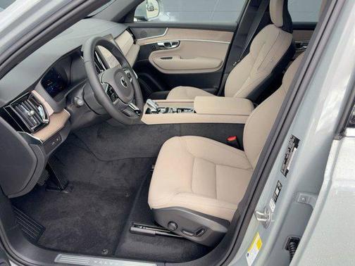 2026 Volvo XC90 Plug-In Hybrid T8 Plus 6-Seater