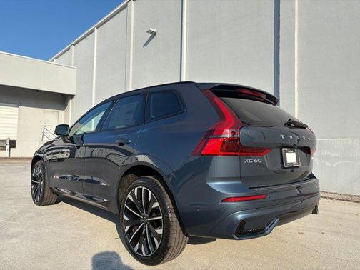 2026 Volvo XC60 B5 Ultra