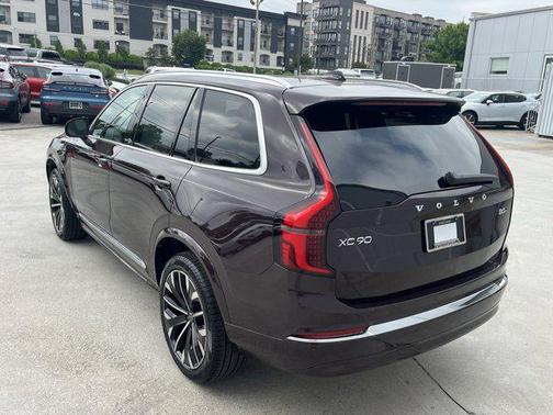 2025 Volvo XC90 B5 Core