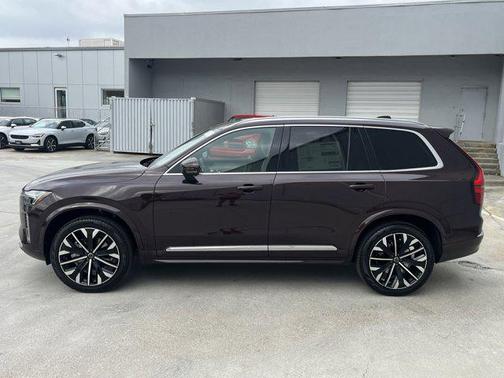 2025 Volvo XC90 B5 Core