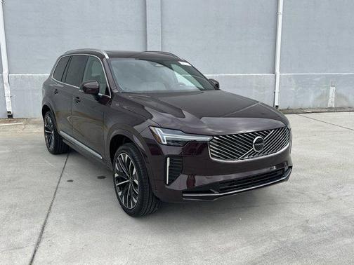 2025 Volvo XC90 B5 Core