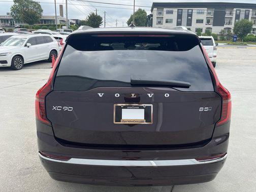2025 Volvo XC90 B5 Core