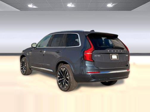 2026 Volvo XC90 B6 Plus 7-Seater