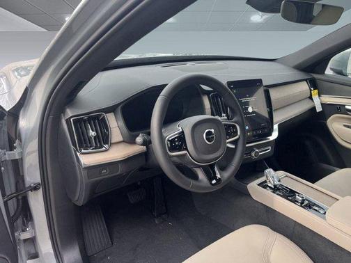 2026 Volvo XC90 Core, B5 AWD Gas (mild hybrid), Gasoline, Bright, 7 Seats