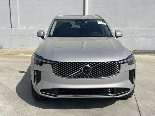 2025 Volvo XC90 B6 Plus 7-Seater