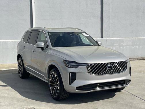 2025 Volvo XC90 B6 Plus 7-Seater