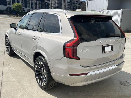 2025 Volvo XC90 B6 Plus 7-Seater