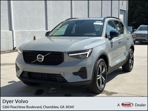 Vapour Grey Metallic 2026 Volvo XC40 Core, B5 AWD Gas (mild hybrid), Dark