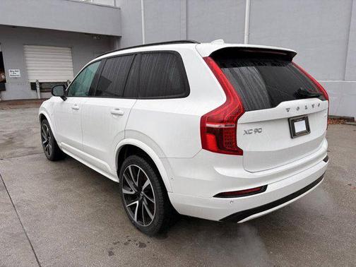 2023 Volvo XC90 Recharge Plug-In Hybrid T8 Plus Dark Theme 7-Seater
