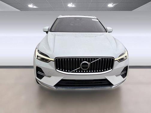 2023 Volvo XC60 B5 Ultimate Bright Theme