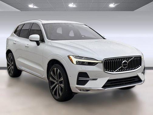 2023 Volvo XC60 B5 Ultimate Bright Theme