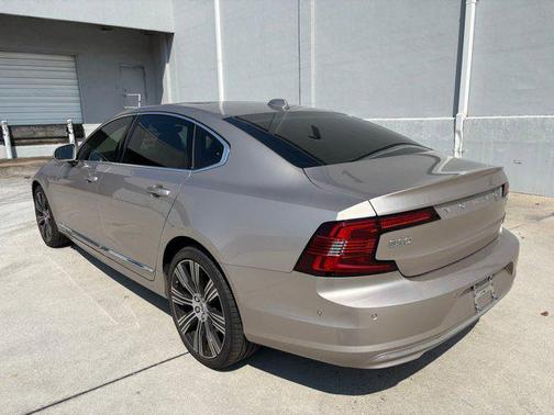 2023 Volvo S90 B6 Ultimate