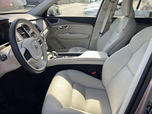 2023 Volvo XC90 B6 Plus 7-Seater