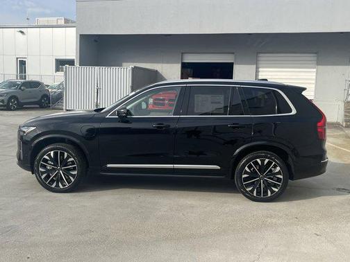 2025 Volvo XC90 Plug-In Hybrid T8 Plus 7-Seater