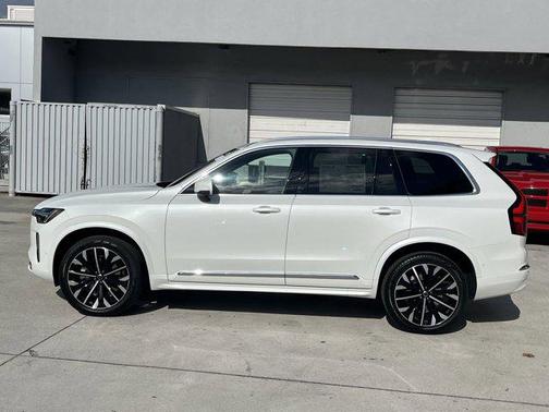 2026 Volvo XC90 B6 Plus 7-Seater