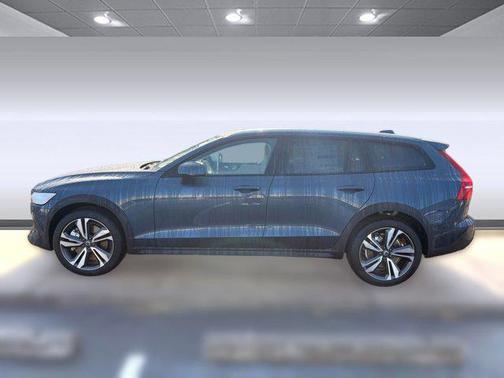 2026 Volvo V60 Cross Country B5 Plus