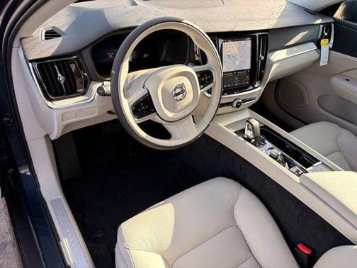 2026 Volvo V60 Cross Country B5 Plus