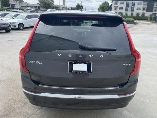 2025 Volvo XC90 Plug-In Hybrid T8 Plus 6-Seater