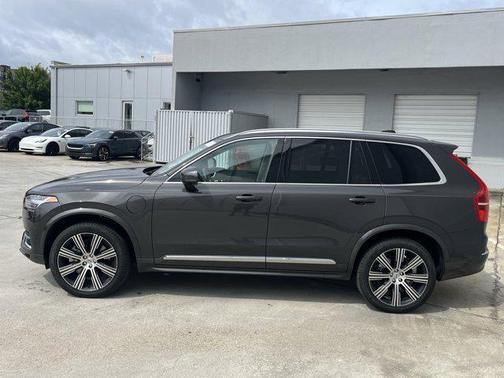 2025 Volvo XC90 Plug-In Hybrid T8 Plus 6-Seater