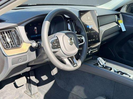 Mulberry Metallic 2026 Volvo XC60 B5 Ultra