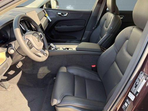 Mulberry Metallic 2026 Volvo XC60 B5 Ultra