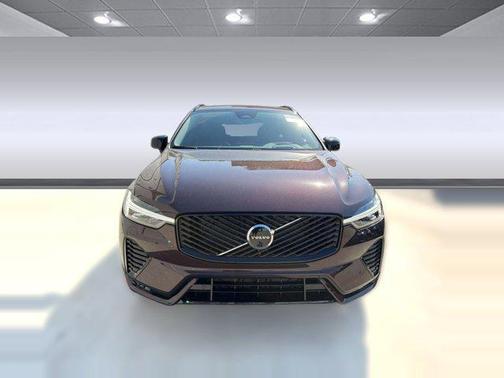 Mulberry Metallic 2026 Volvo XC60 B5 Ultra