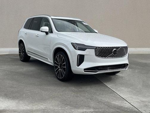 2025 Volvo XC90 B6 Ultra